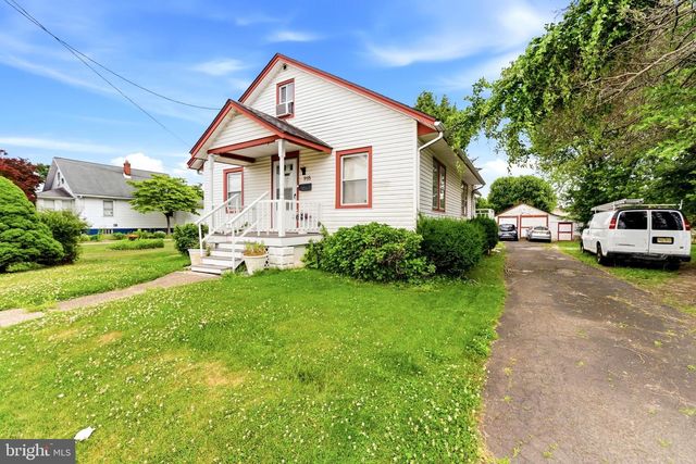 918 COLUMBUS RD, Burlington, NJ 08016