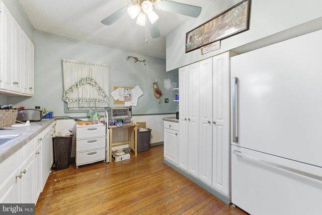 918 COLUMBUS RD, Burlington, NJ 08016