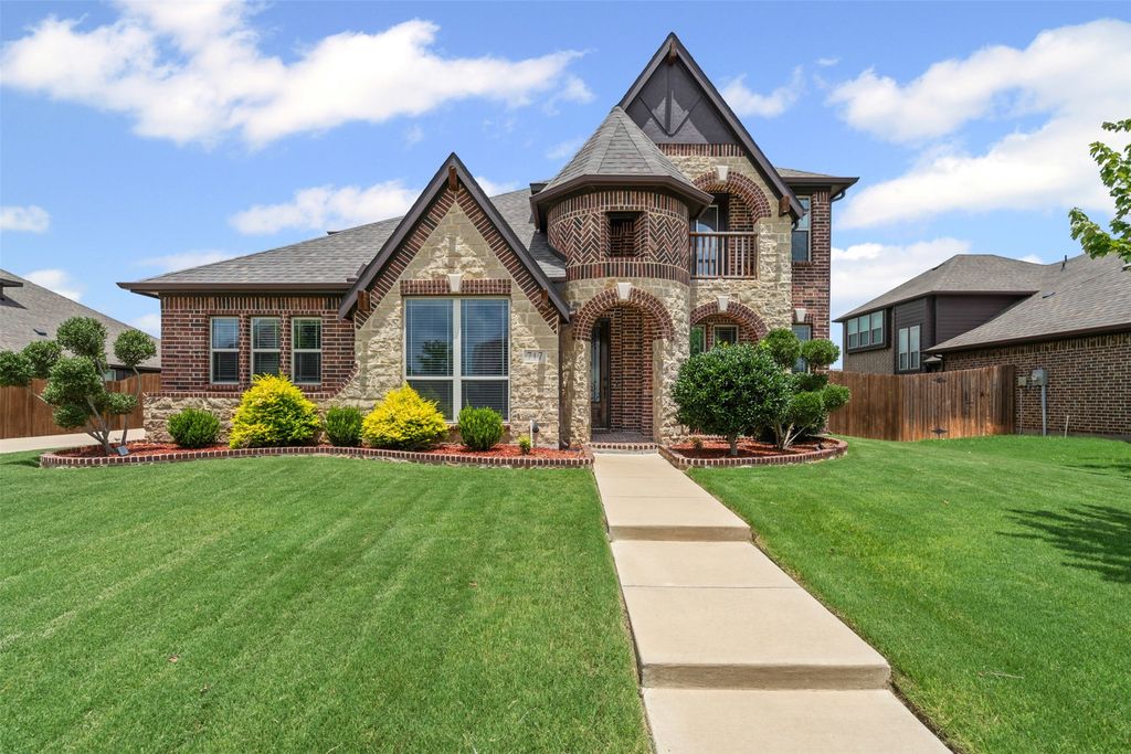 717 Staghorn Street, Midlothian, TX 76065