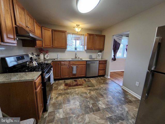 208 PELHAM RD S, Voorhees, NJ 08043