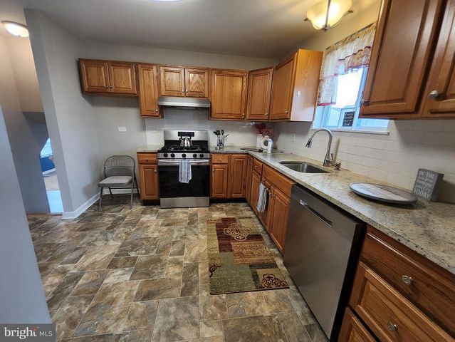 208 PELHAM RD S, Voorhees, NJ 08043