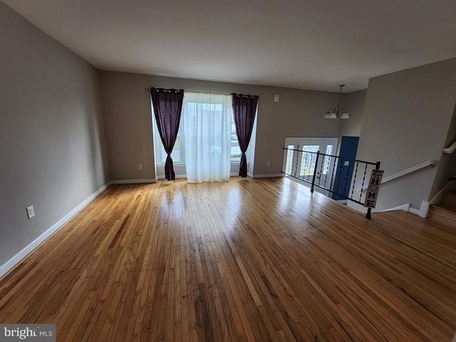 208 PELHAM RD S, Voorhees, NJ 08043