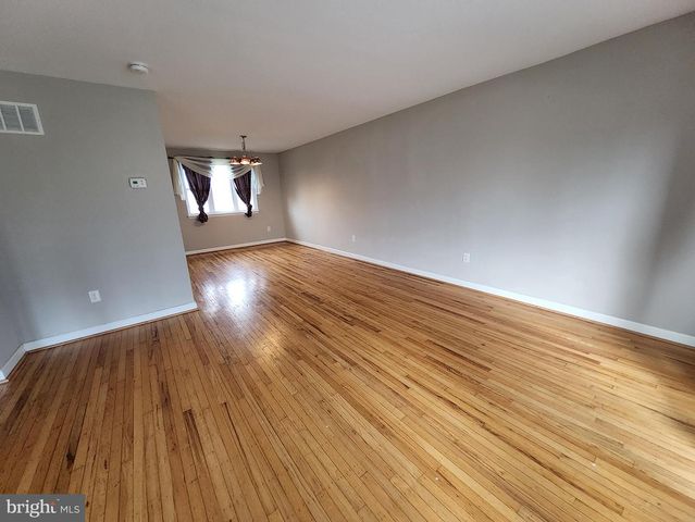 208 PELHAM RD S, Voorhees, NJ 08043