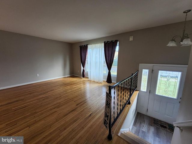 208 PELHAM RD S, Voorhees, NJ 08043