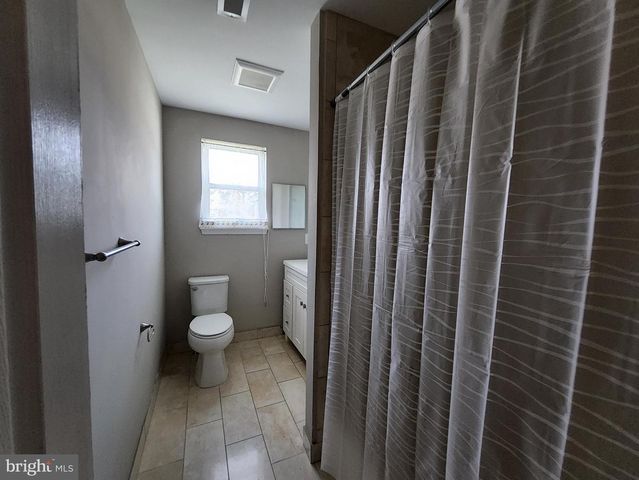 208 PELHAM RD S, Voorhees, NJ 08043