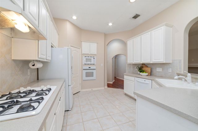 930 Arbor Pine Drive, Tomball, TX 77375