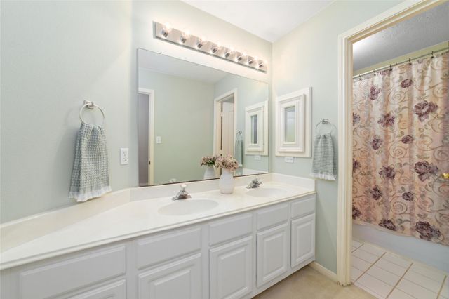 930 Arbor Pine Drive, Tomball, TX 77375