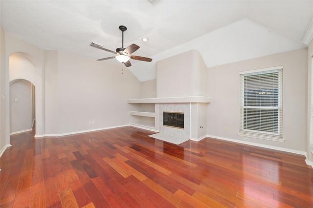 930 Arbor Pine Drive, Tomball, TX 77375