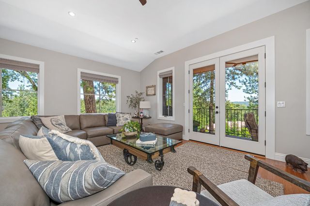 5050 Bella Vista Cir, Foresthill, CA 95631