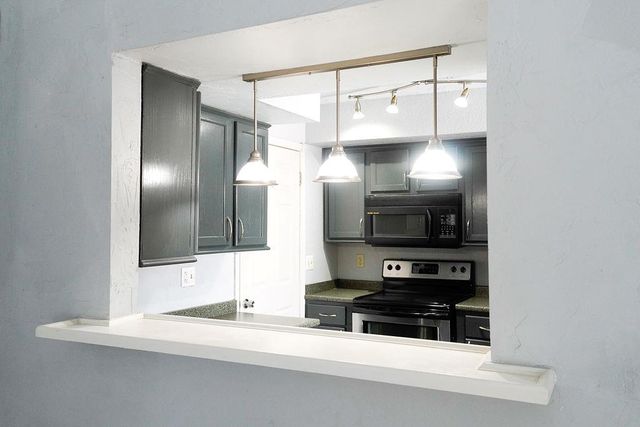 412 Abilene Avenue, Edmond, OK 73003