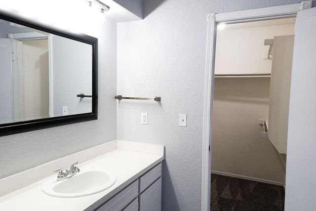 412 Abilene Avenue, Edmond, OK 73003