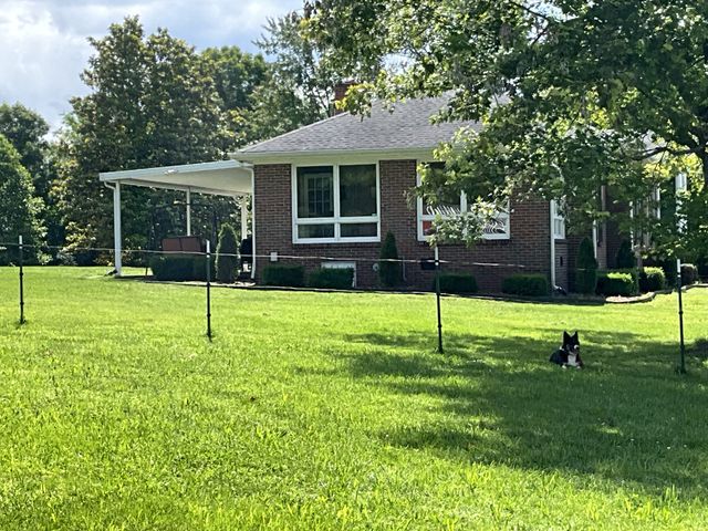 5247 Stacy Springs Rd, Springfield, TN 37172