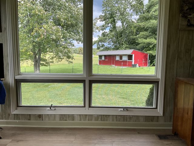 5247 Stacy Springs Rd, Springfield, TN 37172