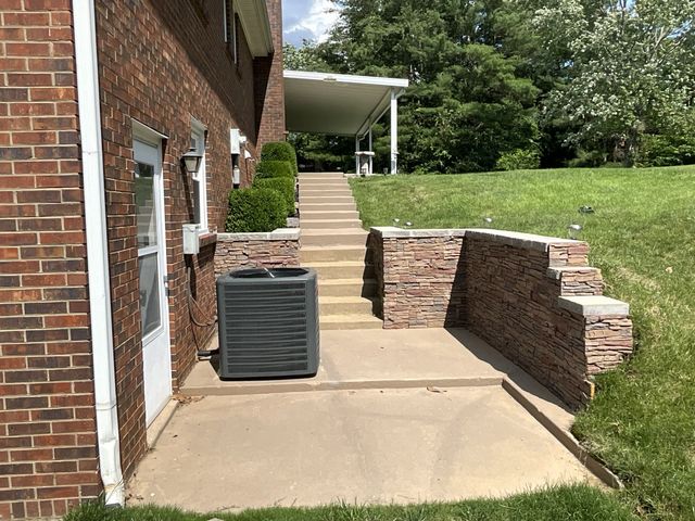 5247 Stacy Springs Rd, Springfield, TN 37172