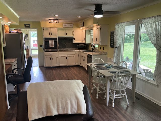5247 Stacy Springs Rd, Springfield, TN 37172