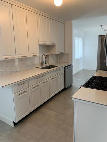 4411 W Broward Blvd, Plantation, FL 33317