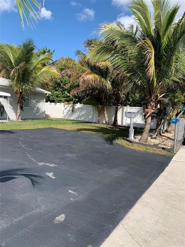 4411 W Broward Blvd, Plantation, FL 33317