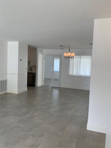 4411 W Broward Blvd, Plantation, FL 33317