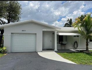 4411 W Broward Blvd, Plantation, FL 33317