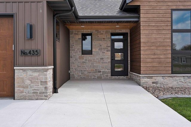 435 RIVERVIEW RIDGE PLACE, Combined Locks, WI 54113