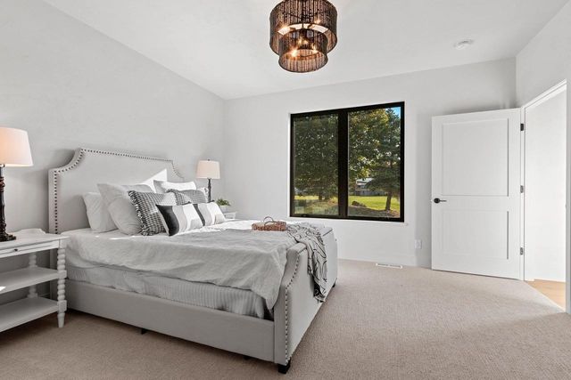 435 RIVERVIEW RIDGE PLACE, Combined Locks, WI 54113