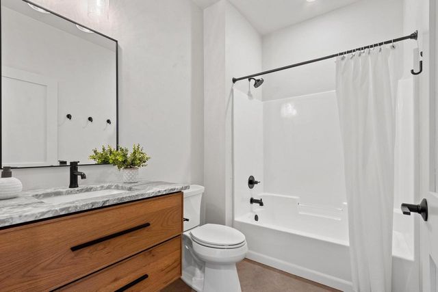 435 RIVERVIEW RIDGE PLACE, Combined Locks, WI 54113