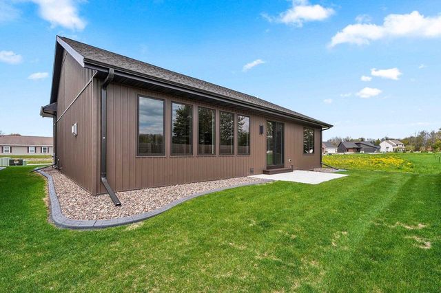 435 RIVERVIEW RIDGE PLACE, Combined Locks, WI 54113