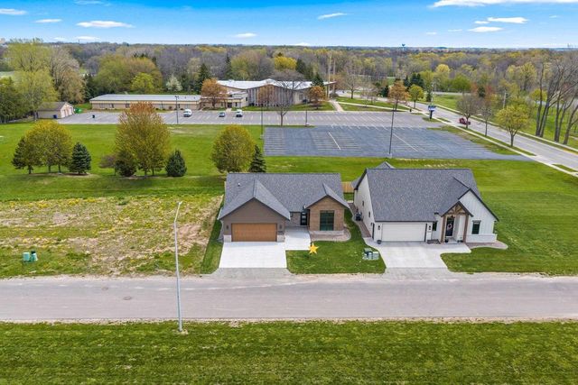 435 RIVERVIEW RIDGE PLACE, Combined Locks, WI 54113