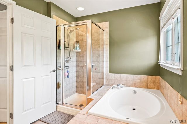6840 Kimberly Drive, Lockport Town, NY 14094