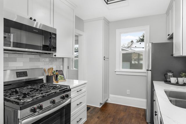 1660 James Avenue, Saint Paul, MN 55105