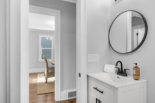 1660 James Avenue, Saint Paul, MN 55105