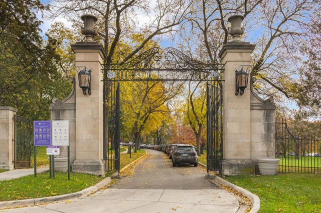 1660 James Avenue, Saint Paul, MN 55105