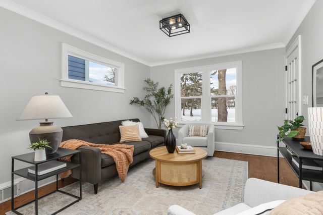 1660 James Avenue, Saint Paul, MN 55105