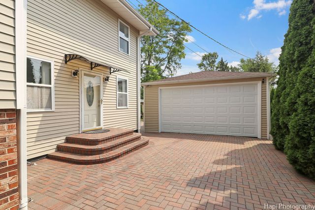 1569 Sherman Place, Des Plaines, IL 60016