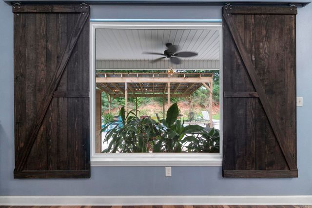 10820 W Sardis Road, Bauxite, AR 72011