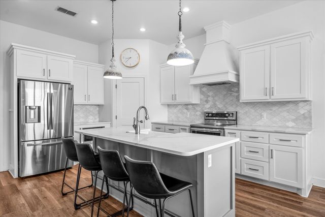 1212 N Fulton Avenue, Lubbock, TX 79416