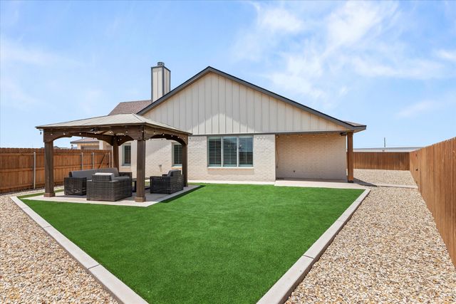 1212 N Fulton Avenue, Lubbock, TX 79416