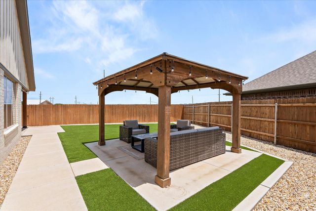 1212 N Fulton Avenue, Lubbock, TX 79416