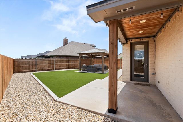 1212 N Fulton Avenue, Lubbock, TX 79416