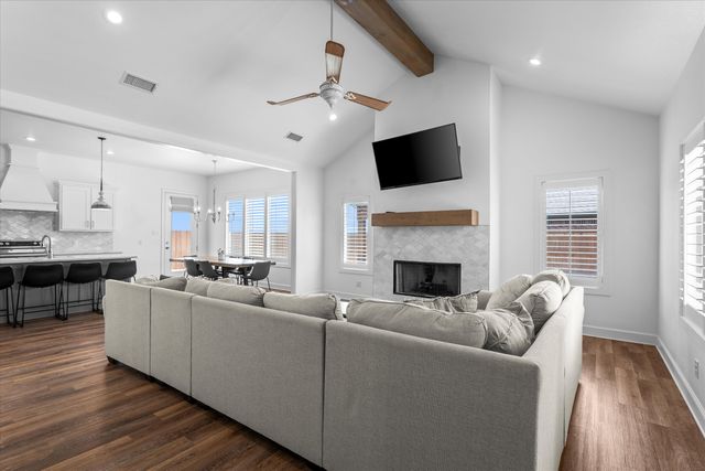 1212 N Fulton Avenue, Lubbock, TX 79416