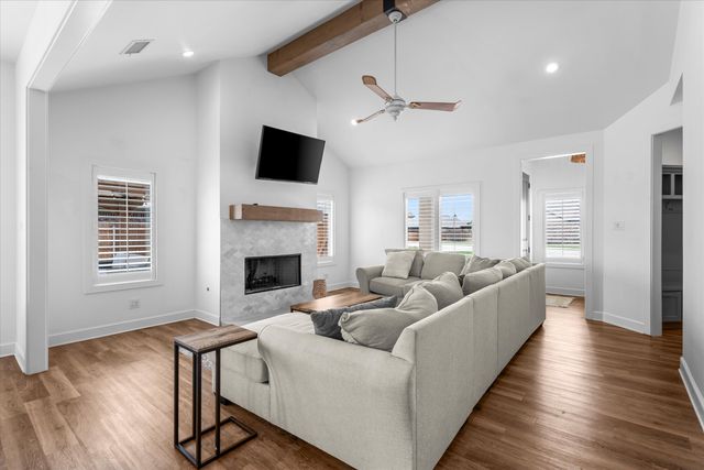 1212 N Fulton Avenue, Lubbock, TX 79416