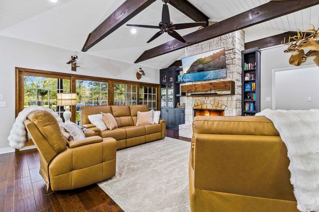 453 Southcreek Park, Livingston, TX 77351