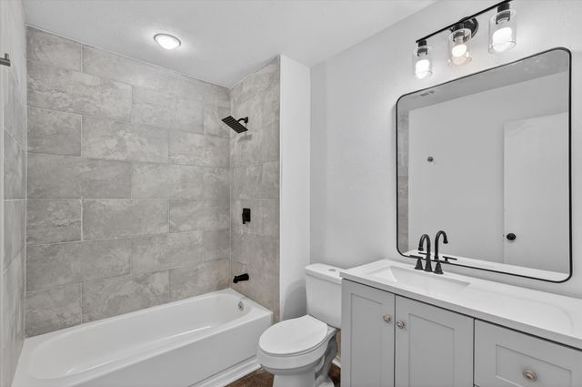 2106 Butterfield Trail, Grand Prairie, TX 75052