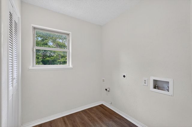 2106 Butterfield Trail, Grand Prairie, TX 75052