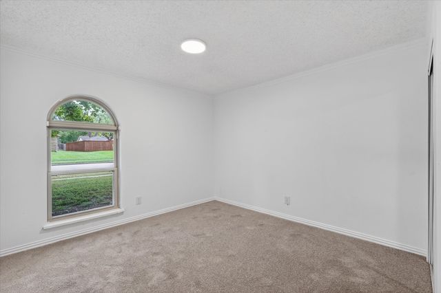 2106 Butterfield Trail, Grand Prairie, TX 75052