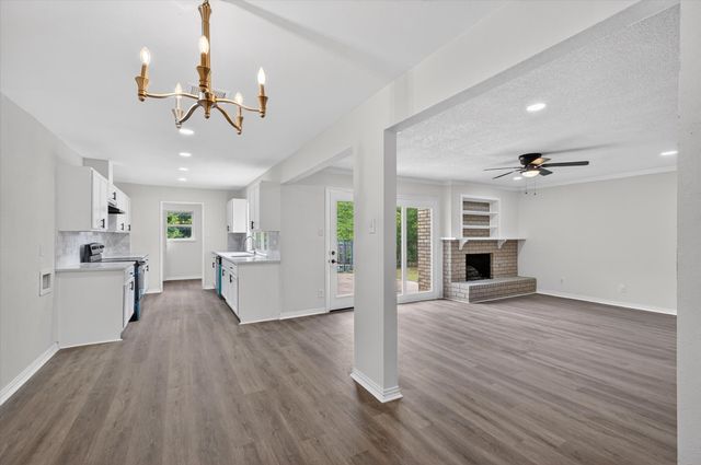 2106 Butterfield Trail, Grand Prairie, TX 75052