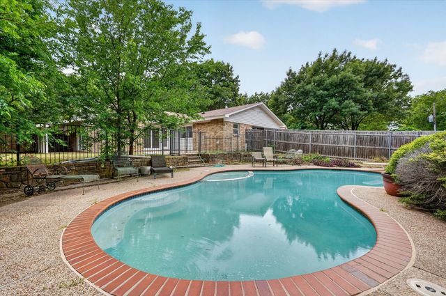 2106 Butterfield Trail, Grand Prairie, TX 75052