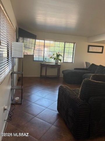 2284 W Paseo Cielo, Tucson, AZ 85742