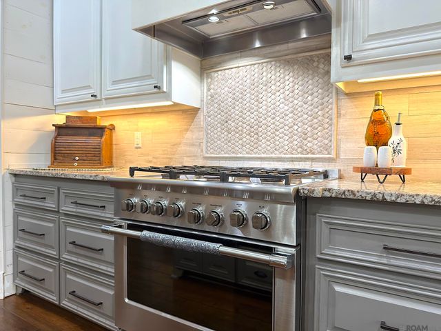 8042 Superior Dr, Denham Springs, LA 70726