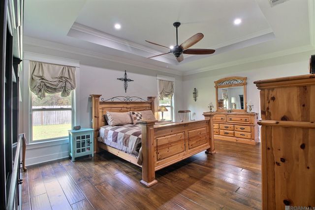 8042 Superior Dr, Denham Springs, LA 70726